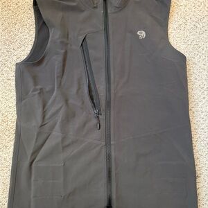 Men's Gray/Black Lightweight Mountain Hardware Vest